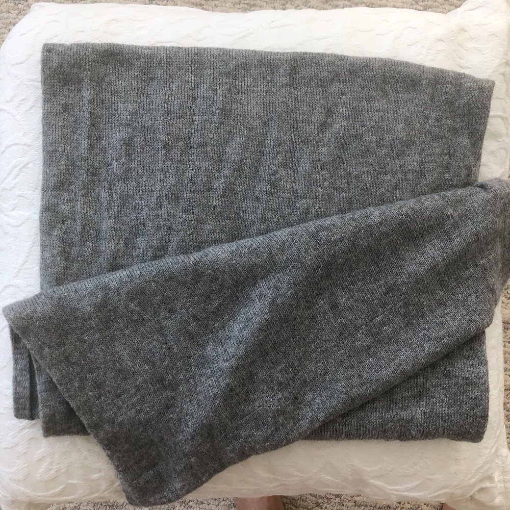 H&M Infinity Scarf - Picture 3 of 3
